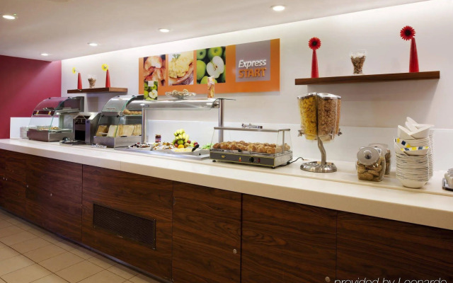 Holiday Inn Express East Midlands Airport by IHG