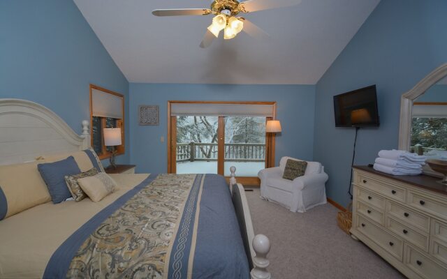 Lured by the Lake 5 Bedroom House