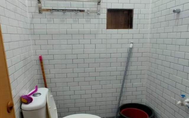 OYO Life 93158 Kost Asaka