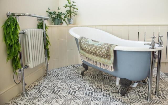 Halford House - Adults Only