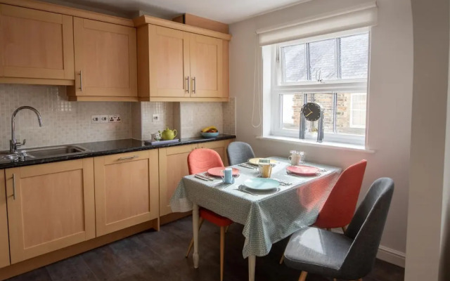 Modern 2-Bed Flat In Tavistock Centre