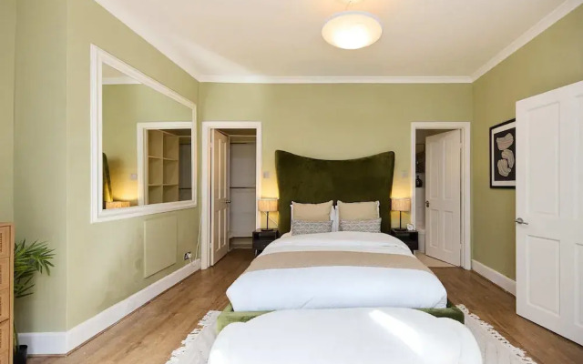 Kensington Garden Flat with Office