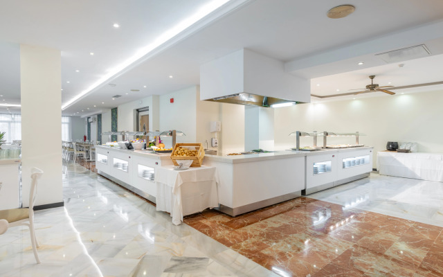 Nerja Club by Dorobe Hotels