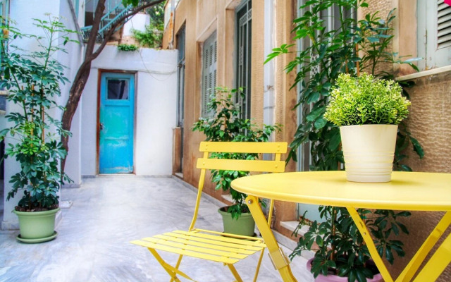 Spacious 3-Bedroom Apartment Near the Train
