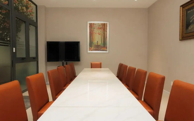 Lanura Saigon Boutique Hotel