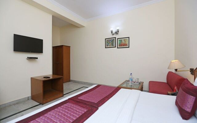 OYO 9585 Hotel Kavya Palace