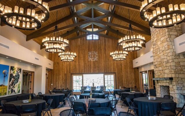 Cava Robles RV Resort