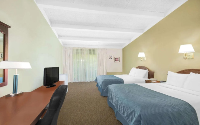 Howard Johnson by Wyndham Amherst Hadley