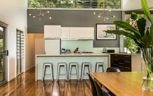 Rosewood House - sweeping ocean views