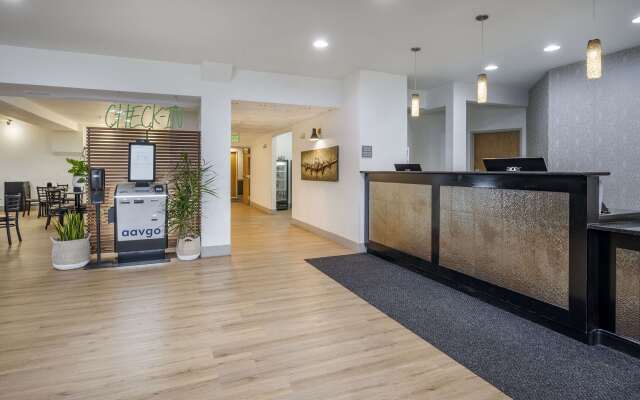 Best Western Plus Peppertree Airport Inn