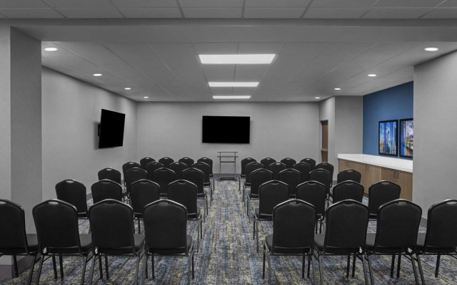 Hampton Inn Cleveland-Downtown
