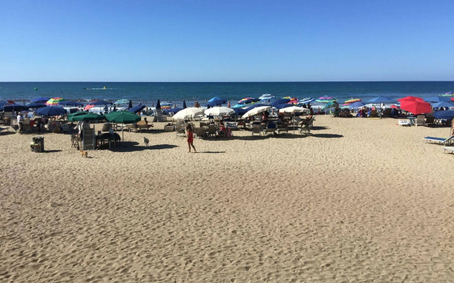 Hotel y Suites Los Encantos