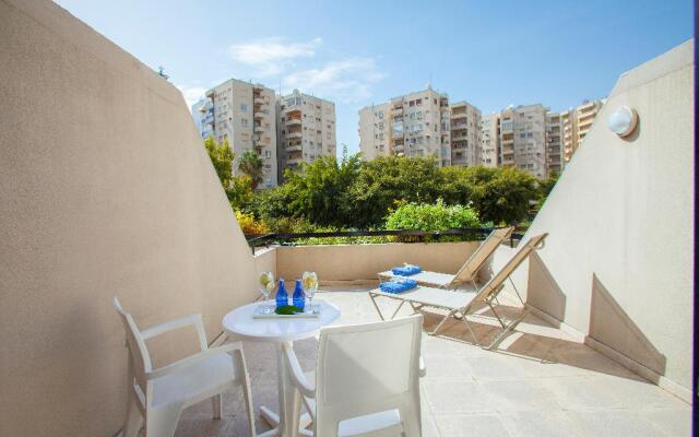 Kapetanios Odysseia Hotel