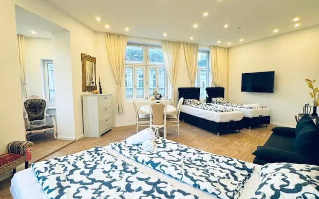Spacious 3BR Near Kaufpark Alterlaa