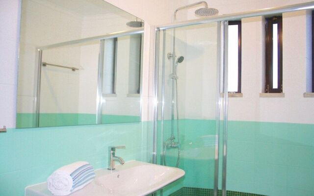 Surf Riders & Co - Surf Camp Moinhos