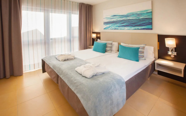Grupotel Playa Feliz