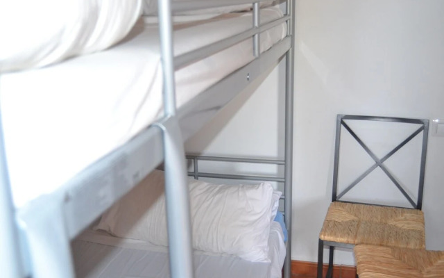 Fully equipped studio overlooking Mount Oiz