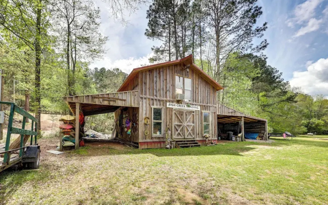 Flag Hole riverfront Cabin Near Local Attractions!