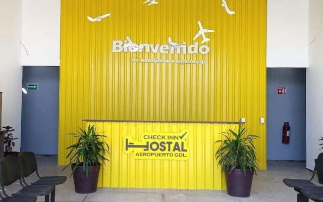 CHECK INN HOSTAL AEROPUERTO GDL - Hostel