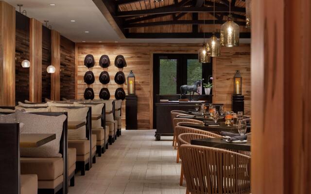 Hoodoo Moab, Curio Collection by Hilton