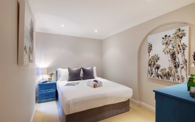 The Gloucester Road Deluxe - JML