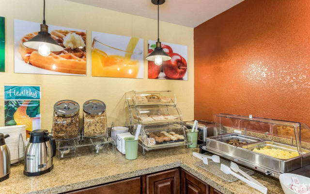 Mount Vernon Inn Escondido Downtown