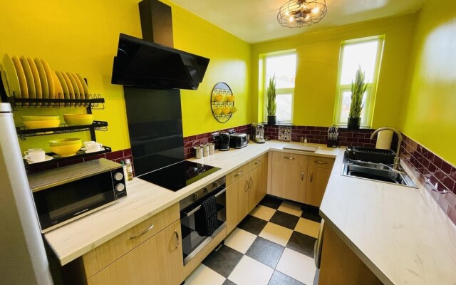 Captain Chevalle Penthouse Studio Apartment