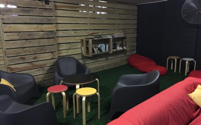 Maxmee Resort (formally Surfers Paradise Backpackers)