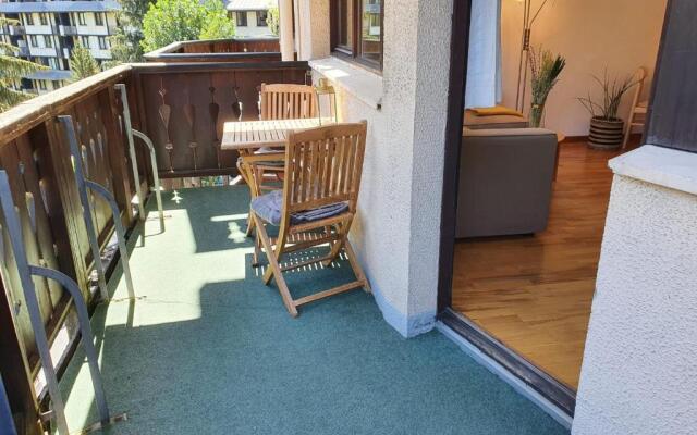 Nice 32m With Balcony View On The Mountain
