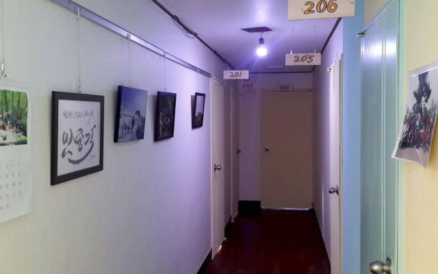 Minjoonggak Guesthouse