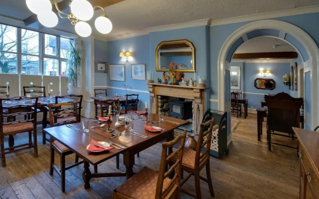 Wynnstay Hotel