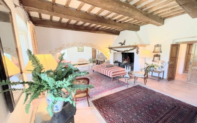 Adam House - Beautiful exc Pool - Sleeps 8