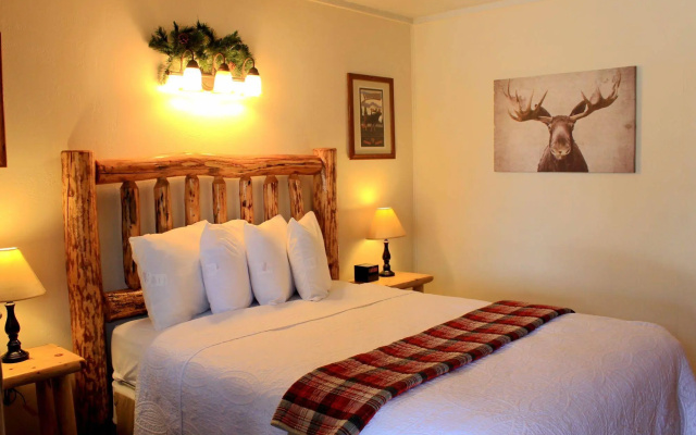 Moose Creek Inn