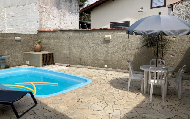 Casa Terrea com Piscina e Internet - Ar Opcional