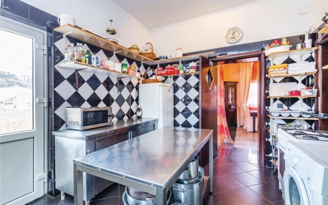 Beautiful Home in Metajna With Wifi and 14 Bedrooms