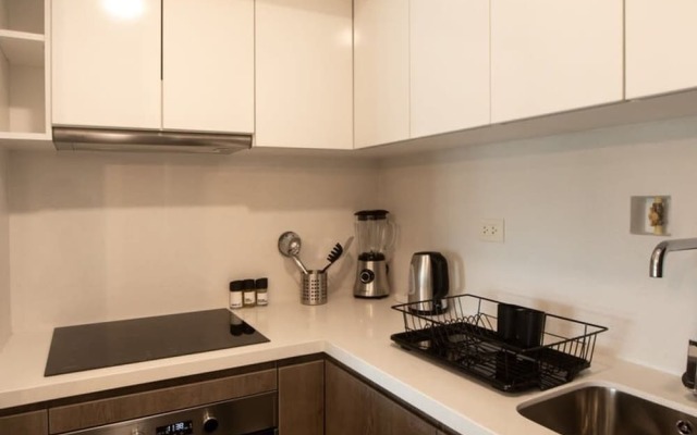 w Modern 1BR With Balcony in San Isidro
