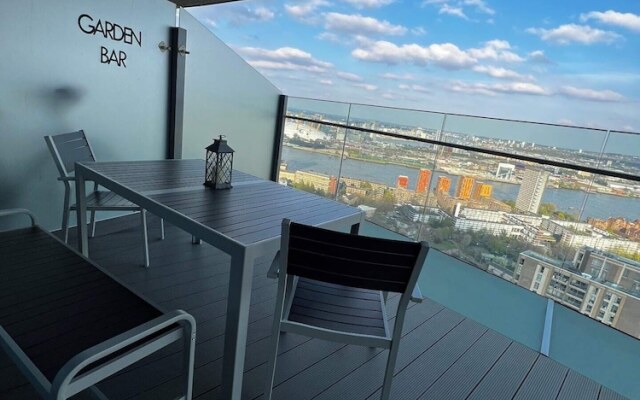 The Panoramic Urban Oasis
