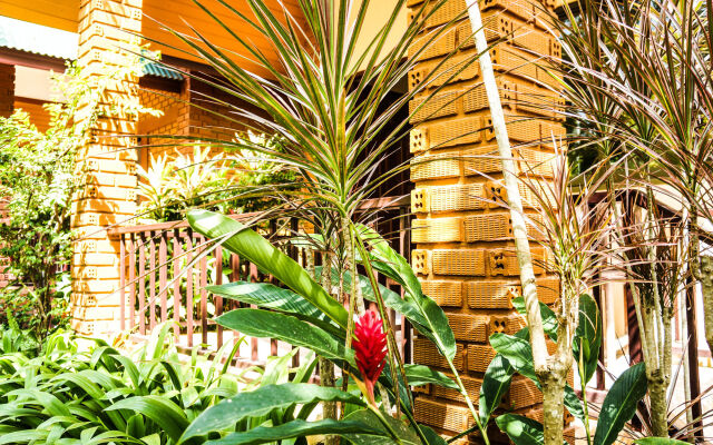 Tanamas House
