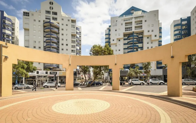 Seaside High-Rise Apt by Sea N' Rent