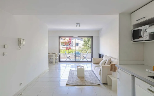 Charming 1 Bedroom Flat With Balcony/pool - Cannes
