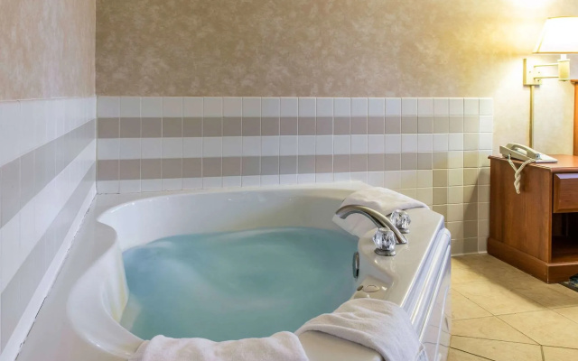 Quality Inn & Suites Titusville