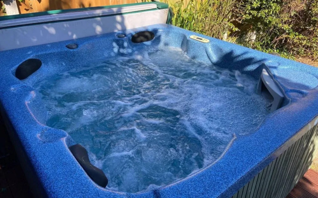 Beautiful House in Rural Village With Hot Tub