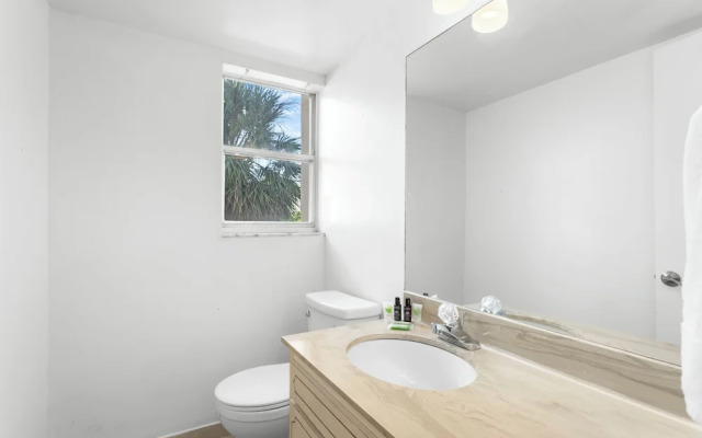 Bay Harbor Sunset Apt 3A