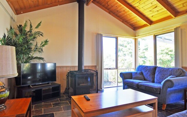 Archies Beachside Abode - Pet Friendly (Outside Only)