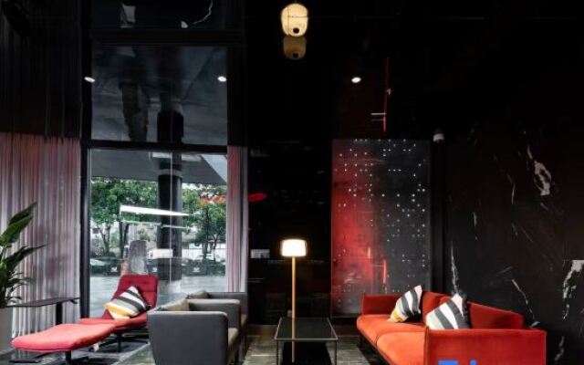 Pursue Waves E-Sports Hotel (Shanghai New International Expo Center)