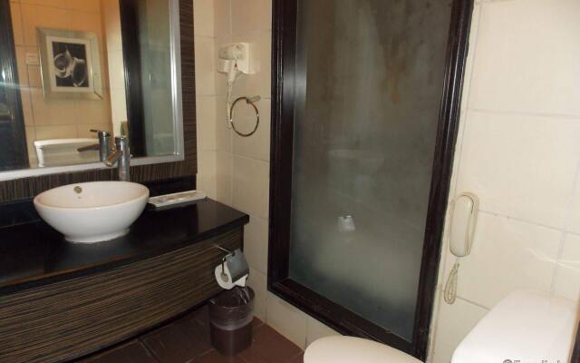 Planta Centro Bacolod Hotel & Residences