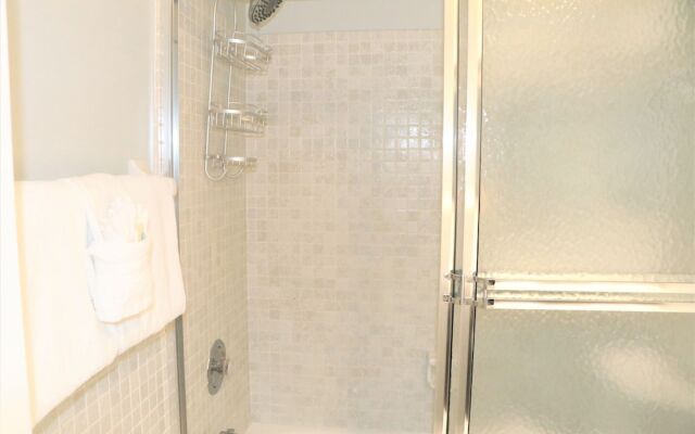 Jamaica Royale 205 - 2 Br Condo