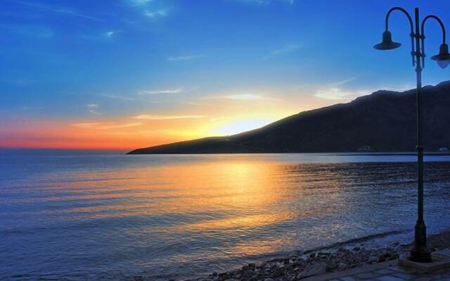 Elli Bay