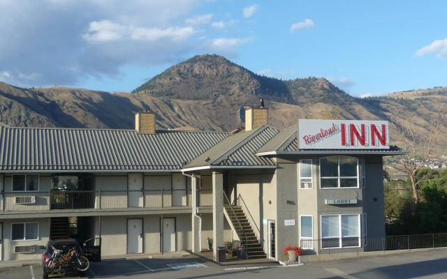 Riverland Inn & Suites