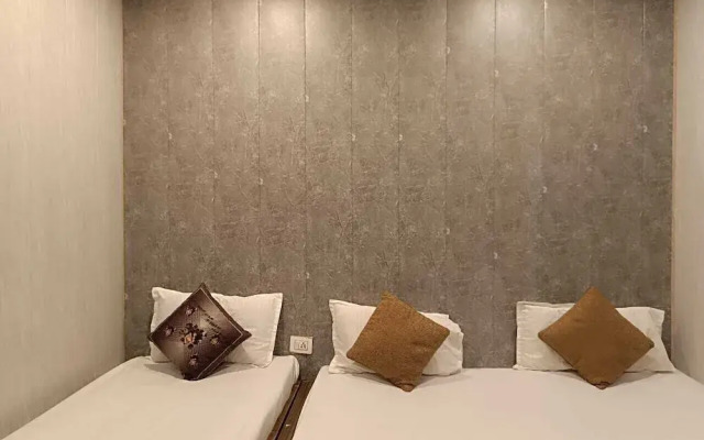Shiv Kashi P Guest House By Glitz Hotels